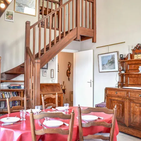 Apartment Marie Antoinette-2 By Interhome